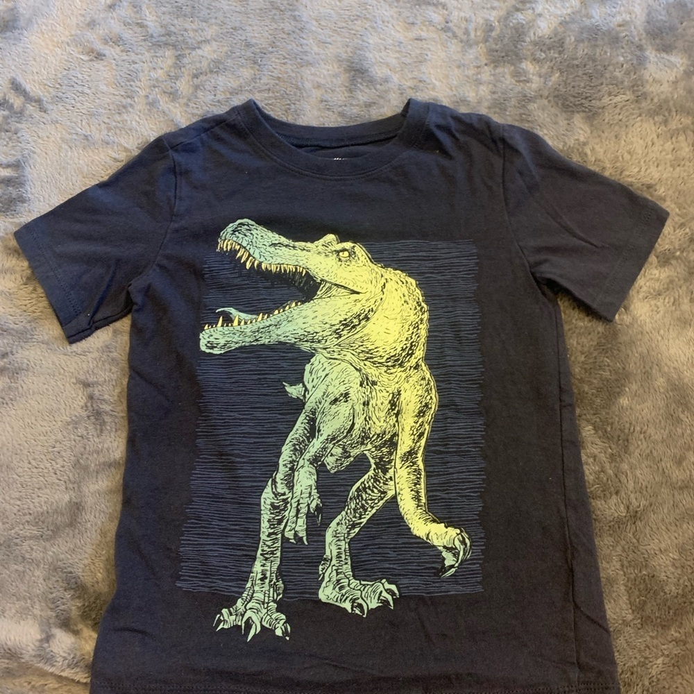 OshKosh B'gosh Navy Blue and Green Short Sleeve Tee with Dinosaur Design Size 6